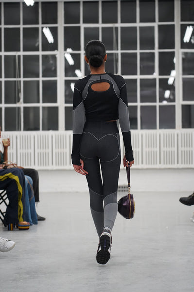 Escolta Seamless Active Set